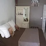 Hotel Logis La Chaumière 2*
