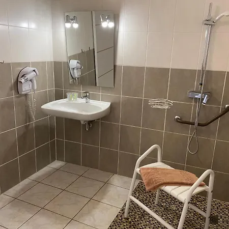 Hotel Logis La Chaumière 2*