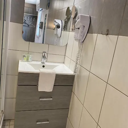 Logis Restaurant La Chaumiere Hotell 2*