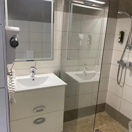 Logis Restaurant La Chaumiere Marseillan (Herault)