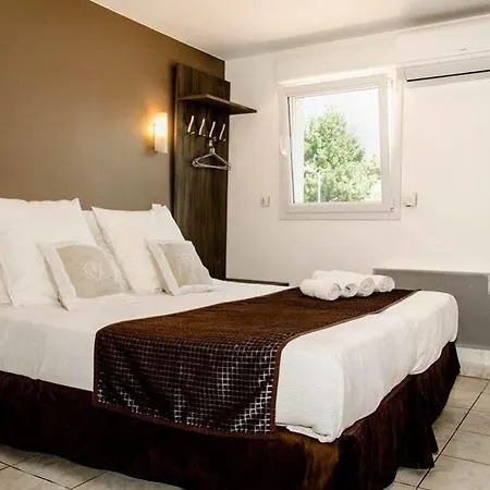 Hotell Logis Restaurant La Chaumiere 2*