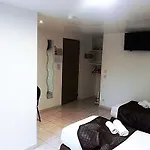Hotell Logis Restaurant La Chaumiere Marseillan (Herault)