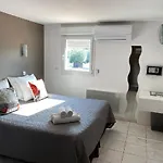 Logis Restaurant La Chaumiere Marseillan (Herault)
