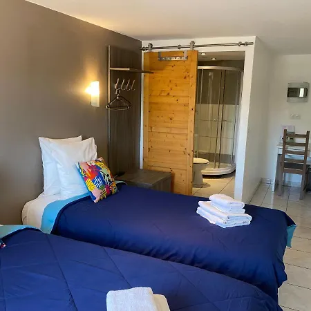 Logis Restaurant La Chaumiere Hotell 2*