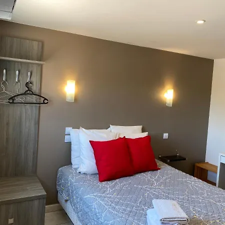 Logis La Chaumiere مارسيلان