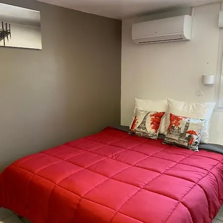Logis La Chaumiere مارسيلان
