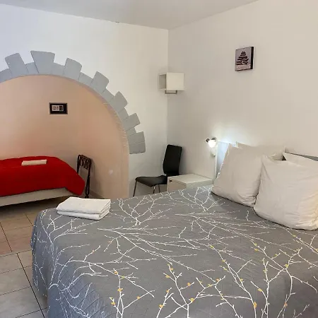 Logis La Chaumiere مارسيلان