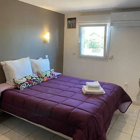 Logis La Chaumiere 2* مارسيلان