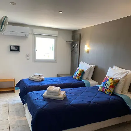 La Chaumiere Hotel 2*