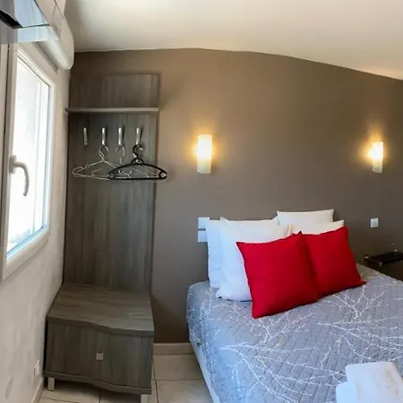 فندق Logis La Chaumiere