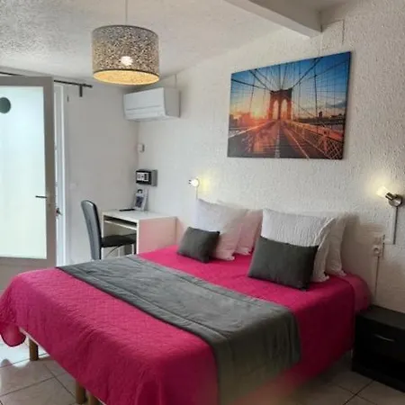 Logis Hotel Restaurant La Chaumiere 2*