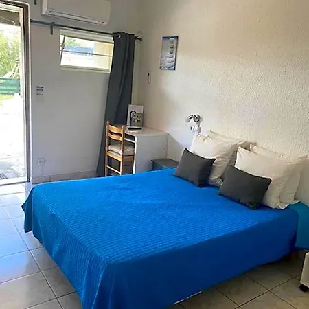 Logis Restaurant La Chaumiere Hotel Marseillan (Herault)