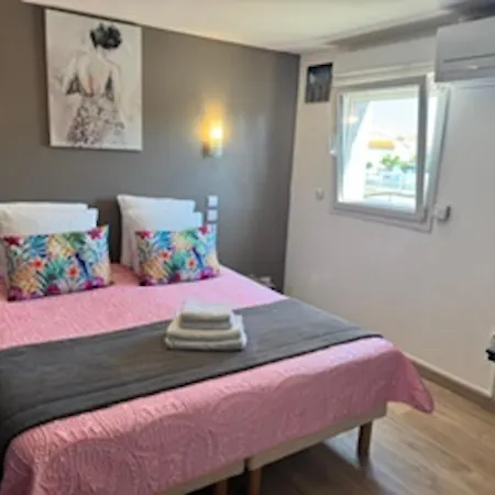 호텔 Logis Restaurant La Chaumiere 2*