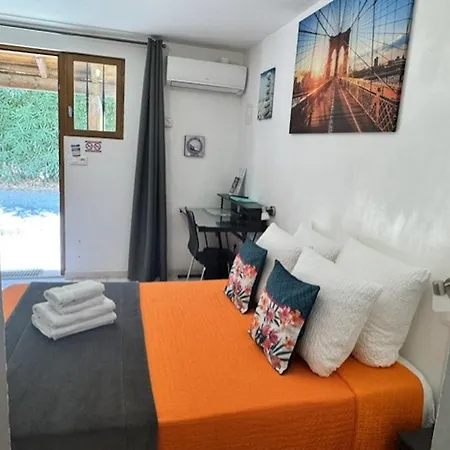 Logis Hotel Restaurant La Chaumiere 2*