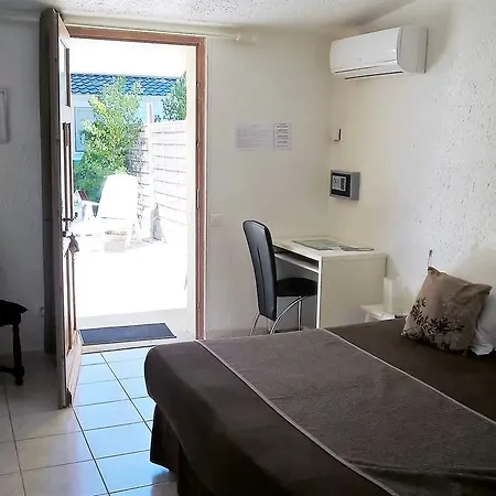 Logis Restaurant La Chaumiere 酒店 2*
