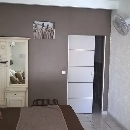Logis La Chaumiere فندق