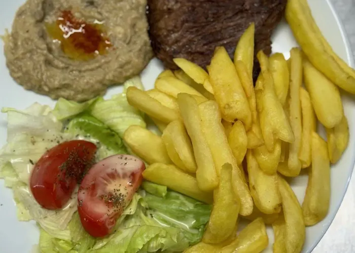 Logis Restaurant La Chaumiere Marseillan